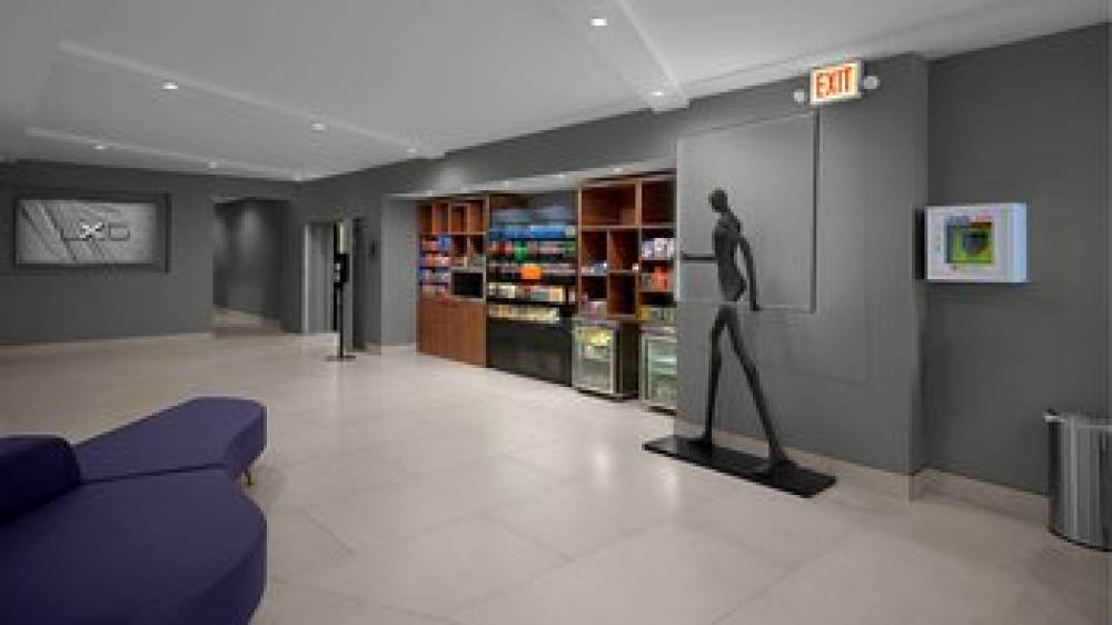 HOLIDAY INN MALL AREA MDW S 6