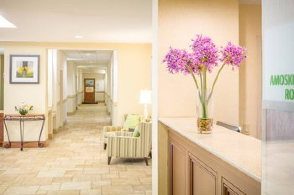 HOLIDAY INN AIRPORT 4