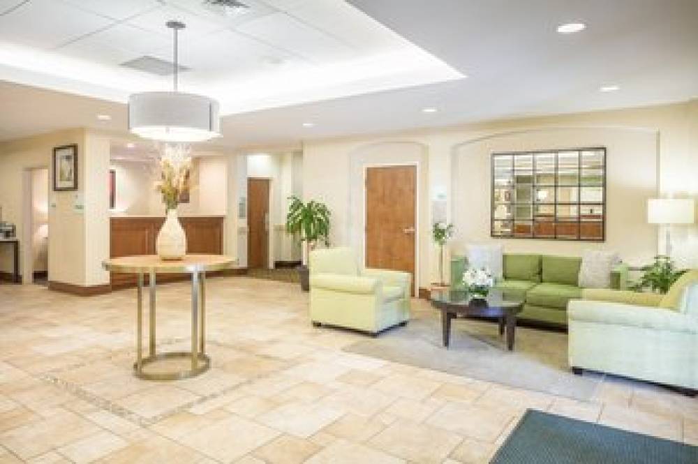 HOLIDAY INN AIRPORT 6