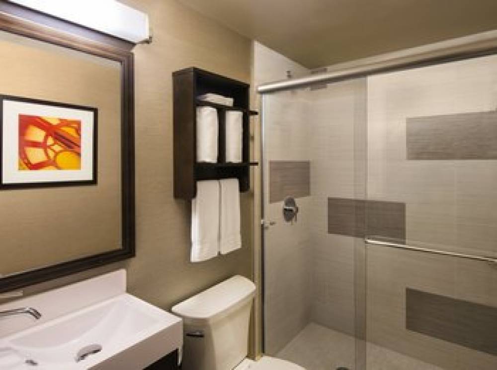 HOLIDAY INN MANHATTAN - FD 5