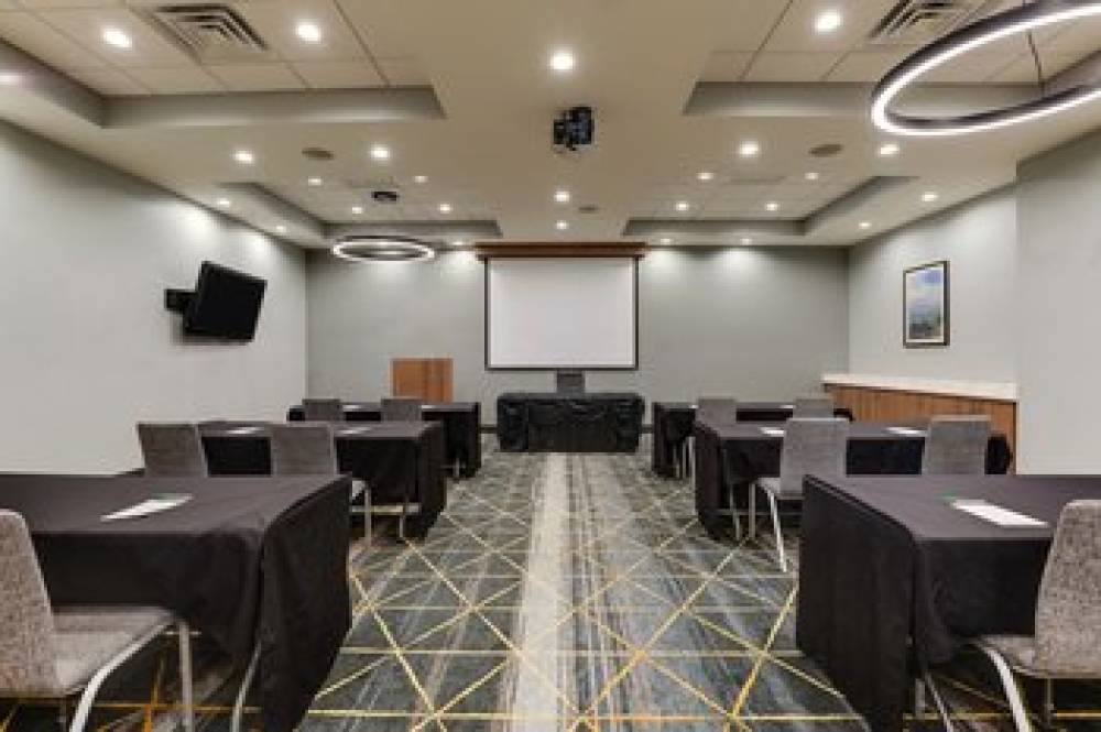 HOLIDAY INN MOBILE AIRPORT S BY IHG 8