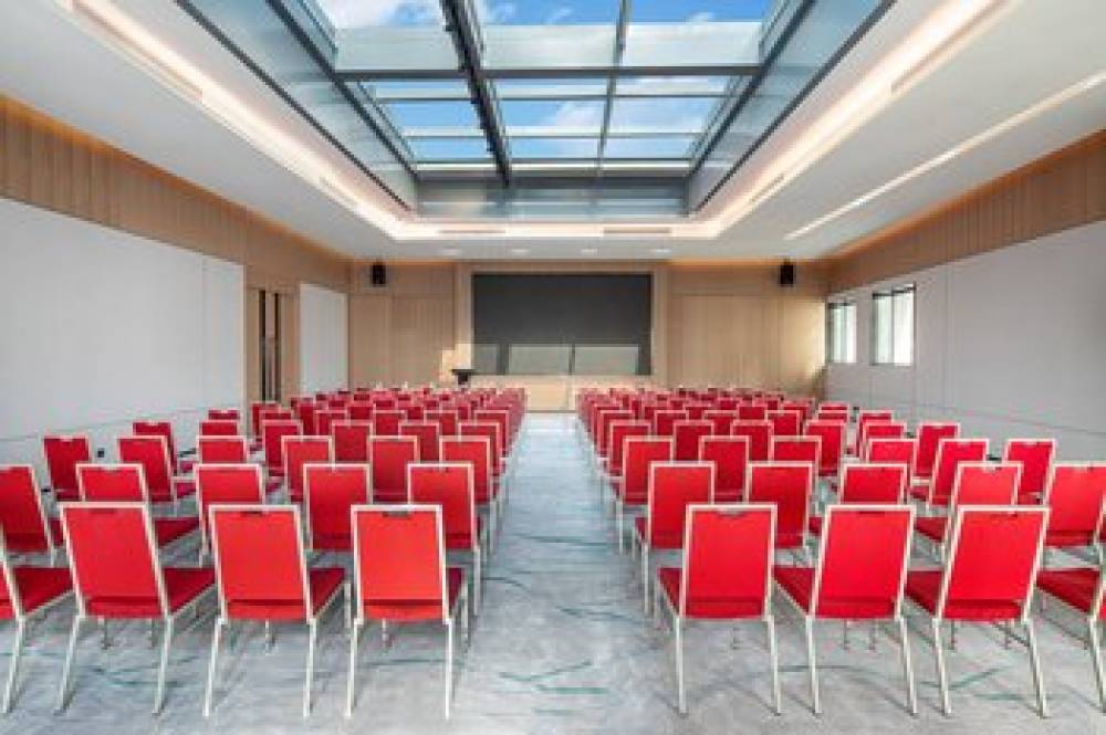 HOLIDAY INN NANJING ROAD 7