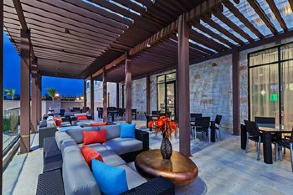 HOLIDAY INN NE - BUSH AIRPORT AREA 8