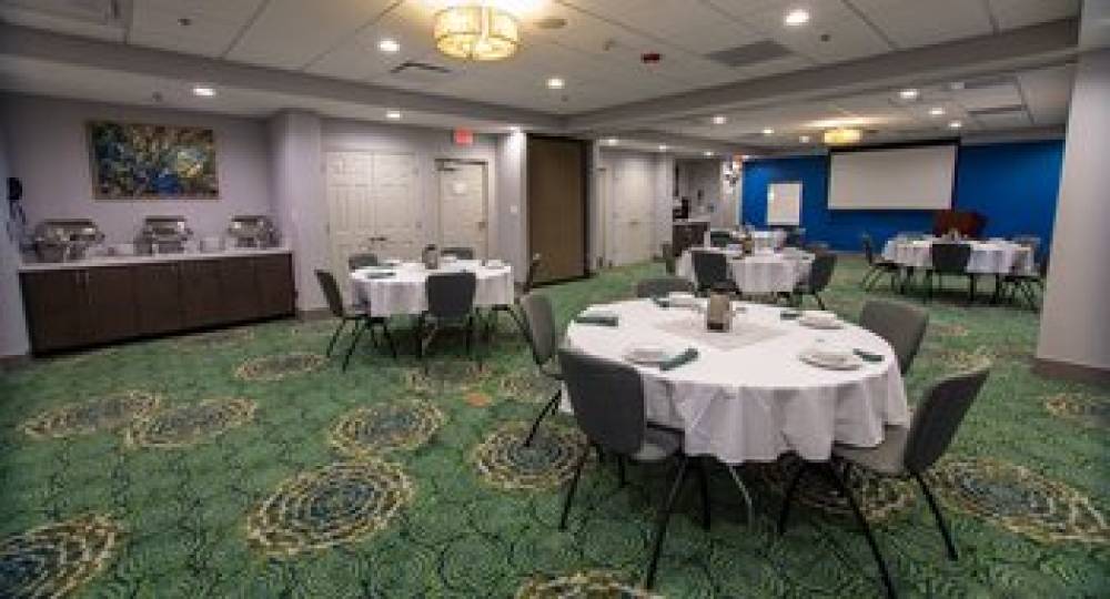 HOLIDAY INN NORTH BY IHG 9