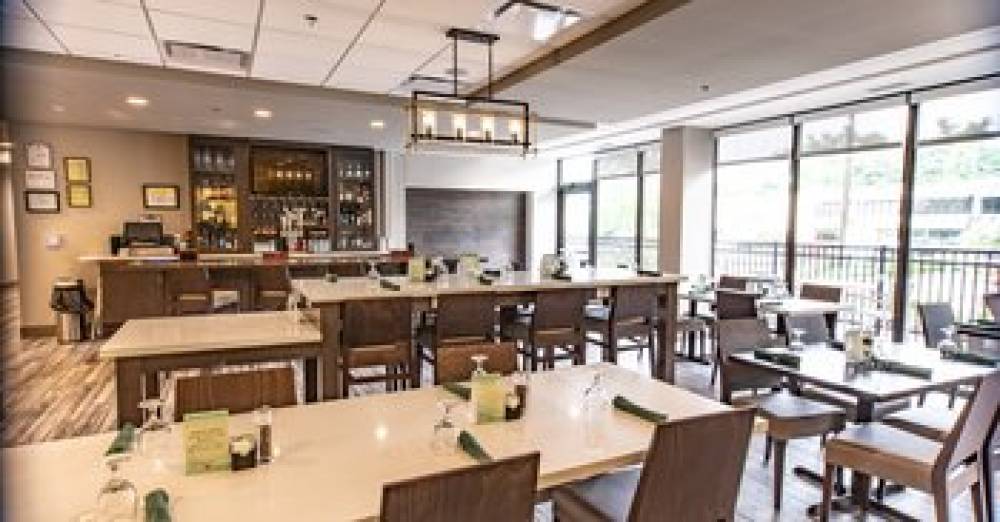 HOLIDAY INN NORTH BY IHG 4
