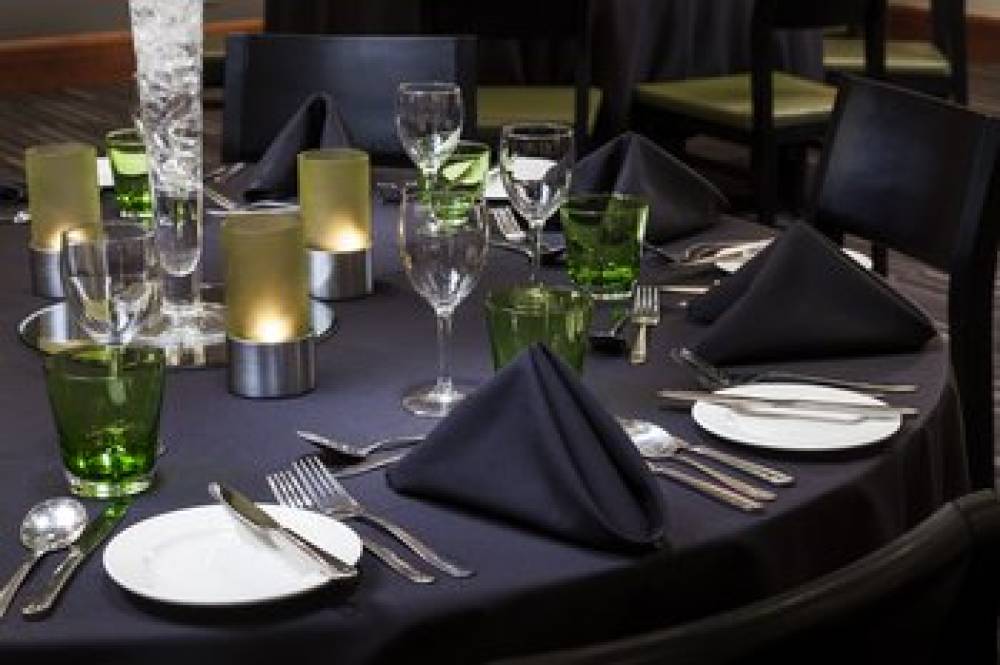 HOLIDAY INN REGENTS PARK BY IHG 4