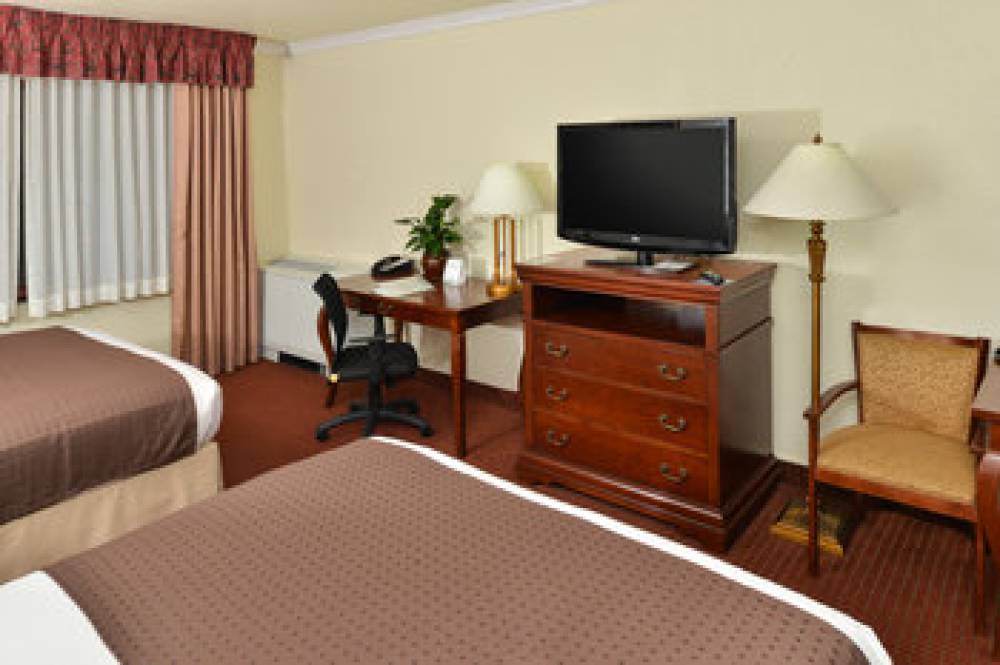 Holiday Inn SACRAMENTO RANCHO CORDOVA 8