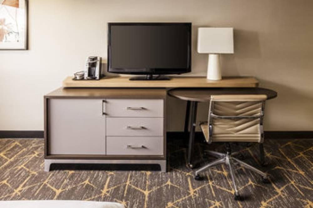 Holiday Inn SANTA ANA-ORANGE CO. ARPT 9