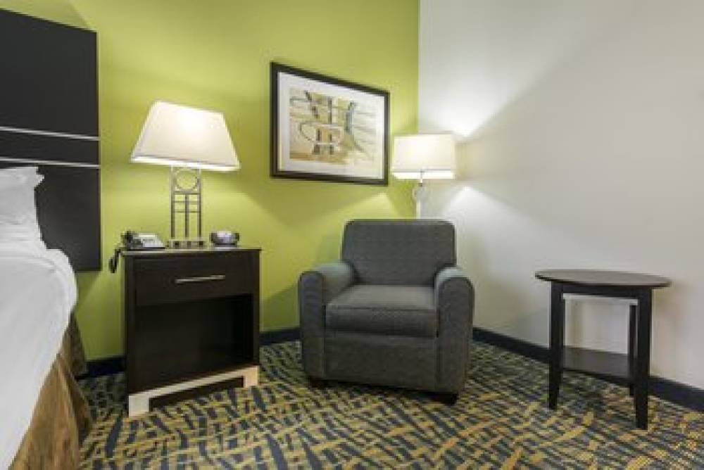 HOLIDAY INN SOUTH I-95 GATEWAY 6