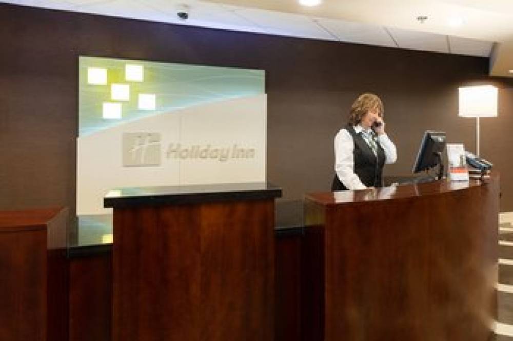 HOLIDAY INN ARPT W EARTH CITY BY IH 3