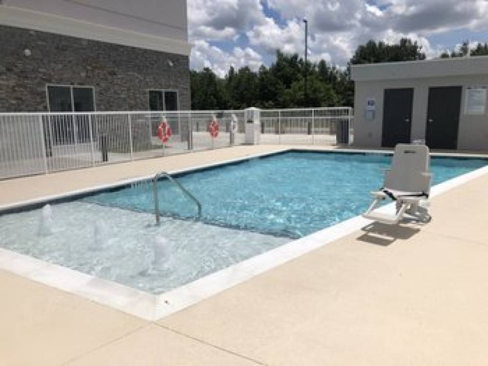 HOLIDAY INN STES W-FORT BRAGG AREA 8