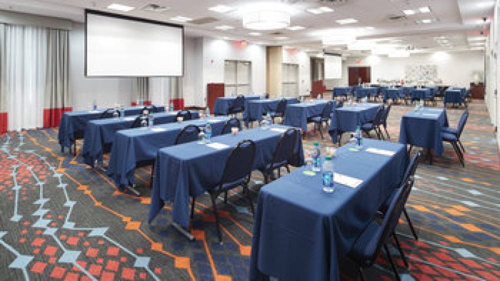 HOLIDAY INN STOCKBRIDGE 2