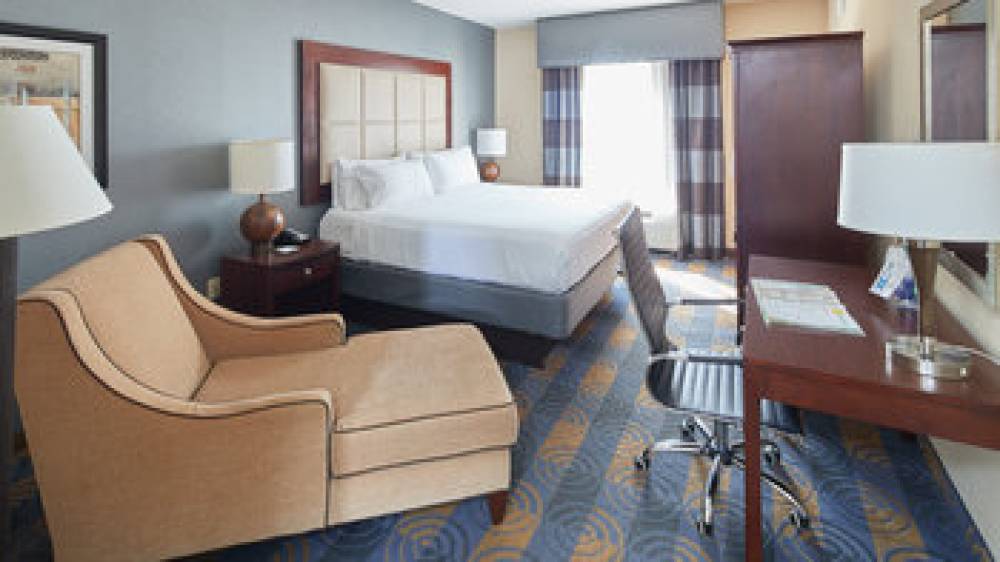 HOLIDAY INN STOCKBRIDGE 9