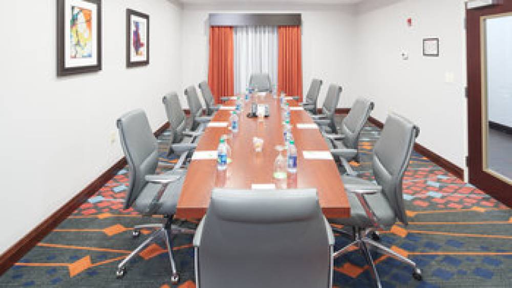 HOLIDAY INN STOCKBRIDGE 1