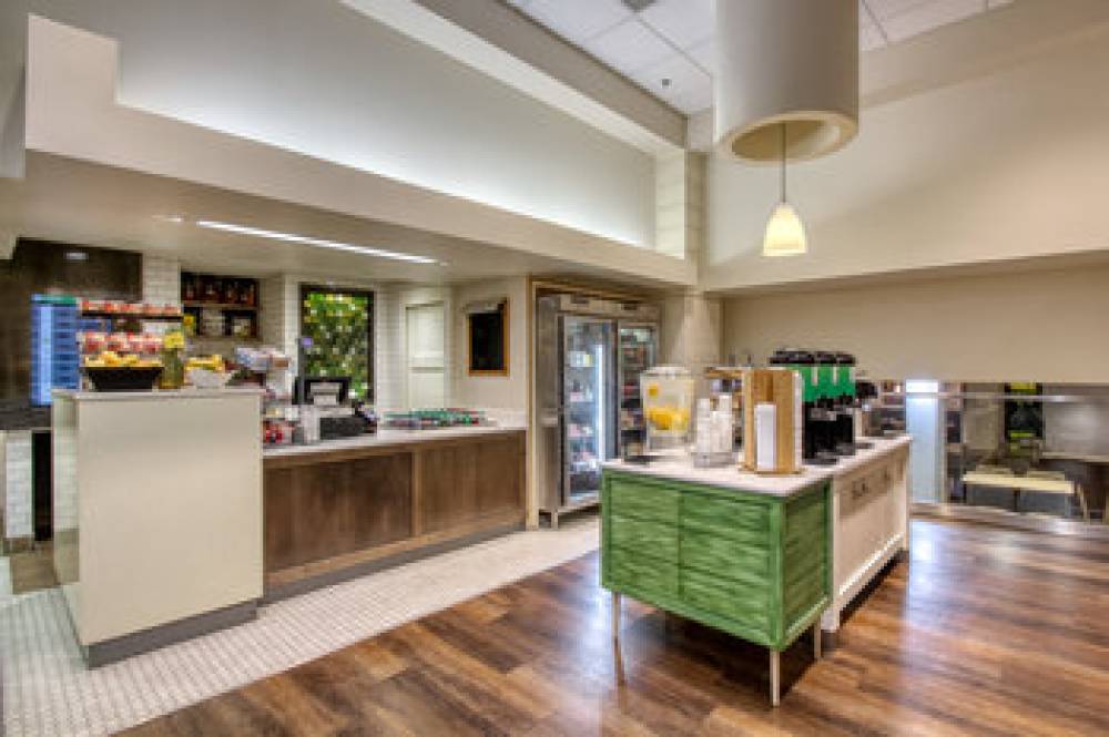 HOLIDAY INN HTL STES ARPT NORTH 3