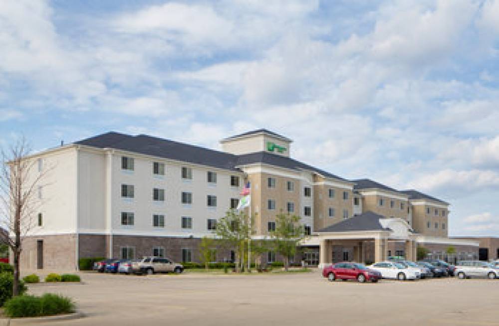 Holiday Inn & Suites BLOOMINGTON-AIRPORT 1
