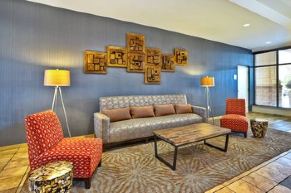 Holiday Inn & Suites Green Bay Stadium