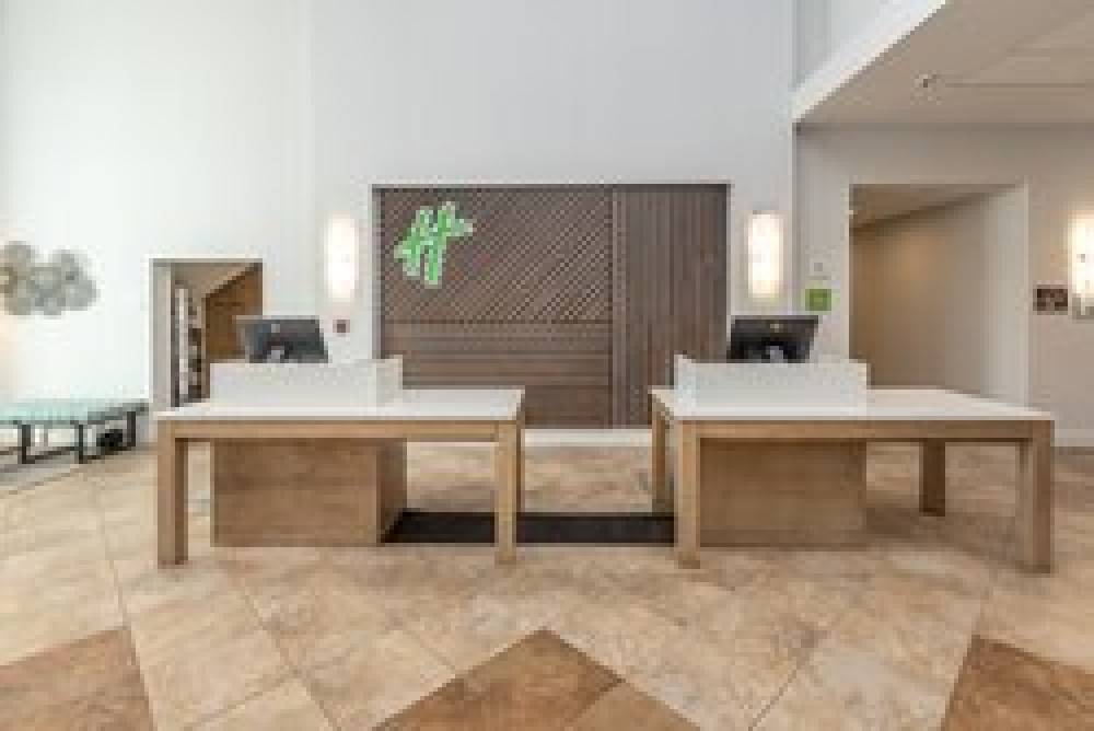 Holiday Inn & Suites MEMPHIS -  WOLFCHASE GALLERIA 9