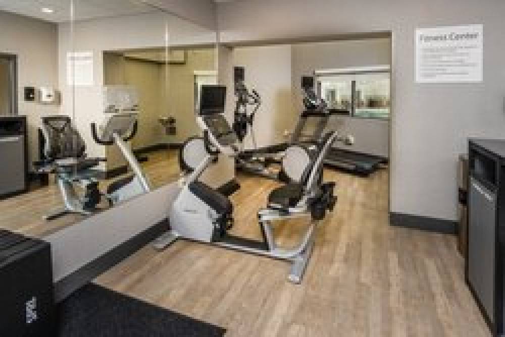 Holiday Inn & Suites MEMPHIS -  WOLFCHASE GALLERIA 6