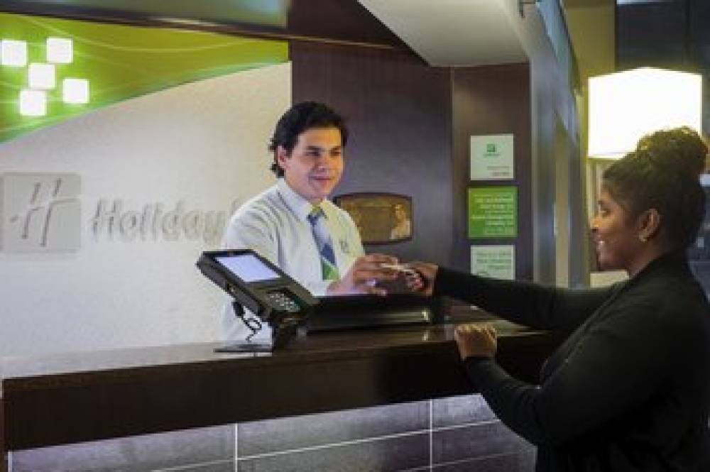 HOLIDAY INN HTL STES AIRPORT N BY I 7