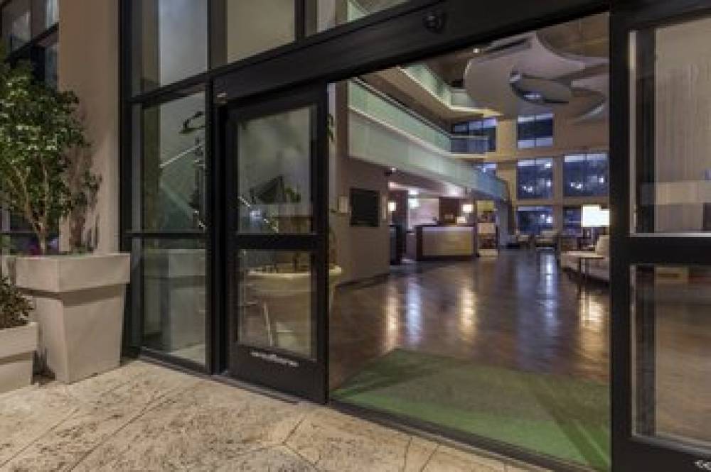HOLIDAY INN HTL STES AIRPORT N BY I 3