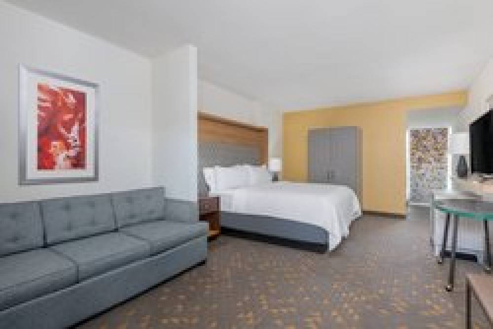 Holiday Inn & Suites PITTSFIELD-BERKSHIRES 8