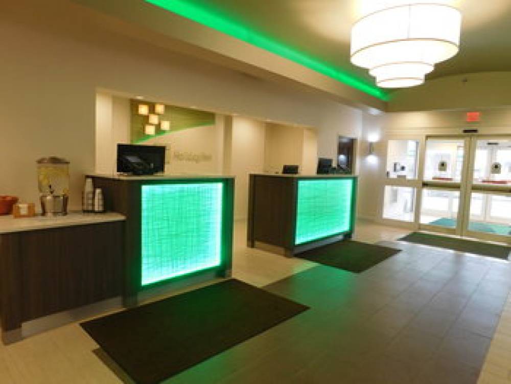 Holiday Inn & Suites ROCHESTER - MARKETPLACE 8