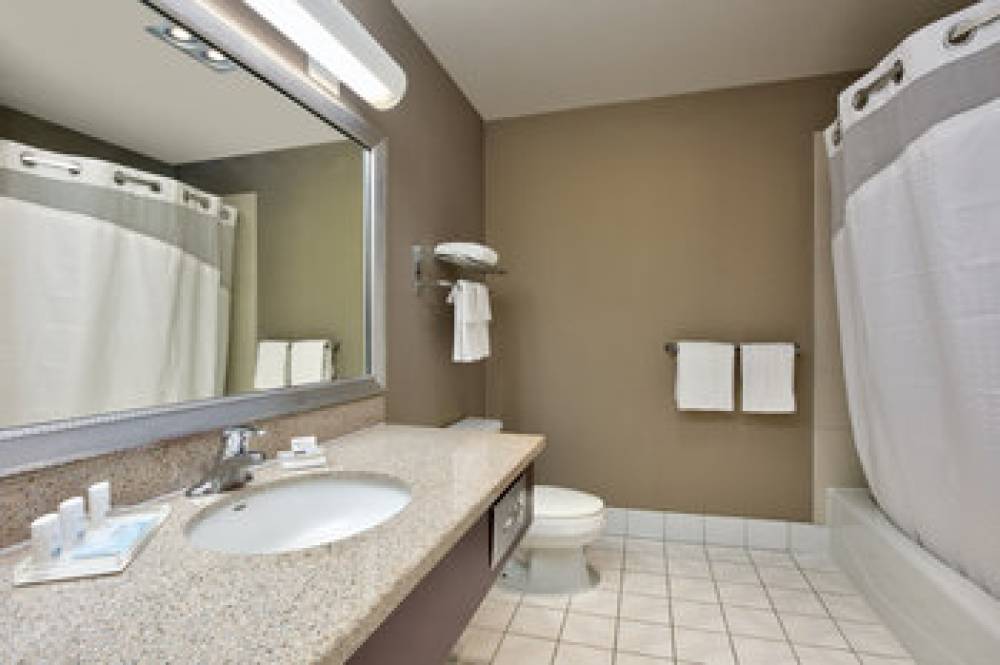Holiday Inn & Suites SANTA MARIA 10