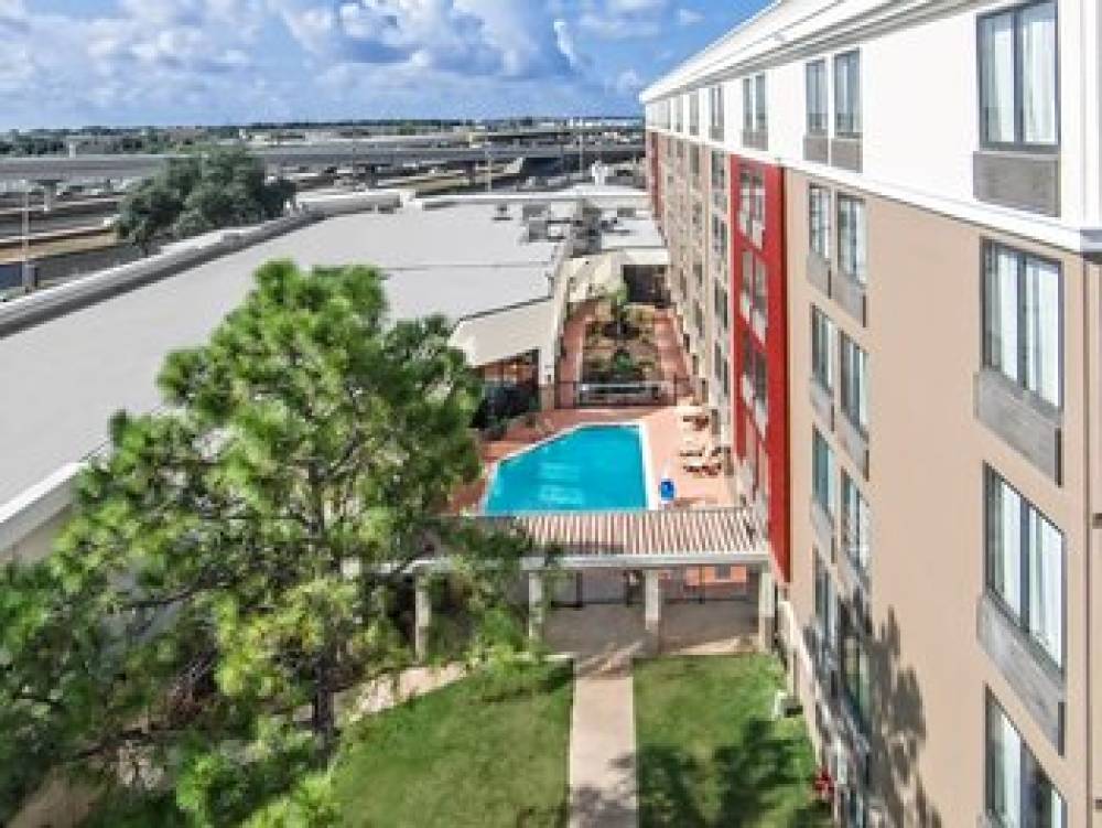 HOLIDAY INN SW  SUGARLAND AREA 5