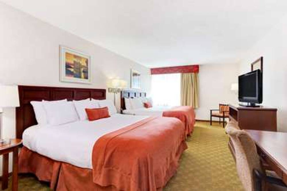 HOLIDAY INN TAMPA NORTH 9