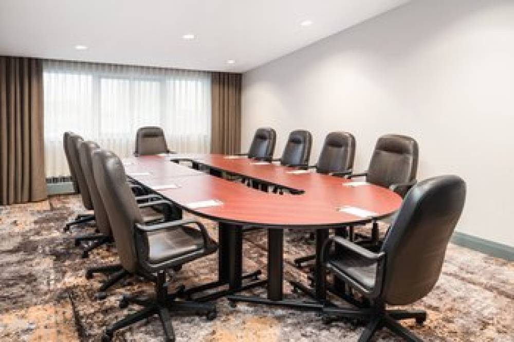 HOLIDAY INN TORONTO APT EAST 7