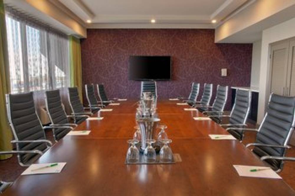 HOLIDAY INN TORONTO INTL ARPT 5