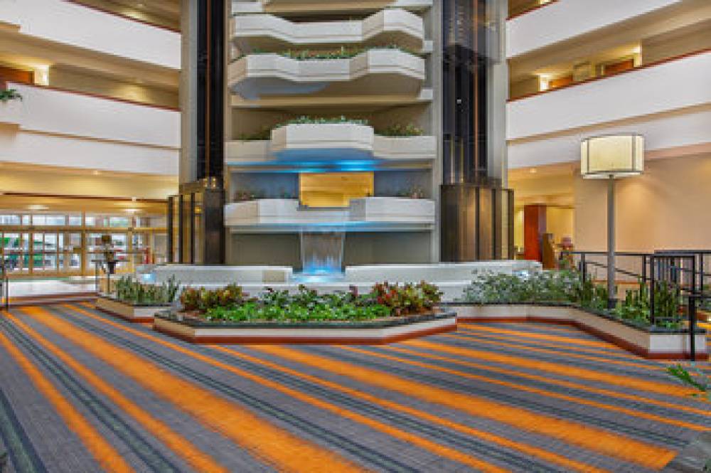 Holiday Inn UNIVERSITY PLAZA-BOWLING GREEN 9