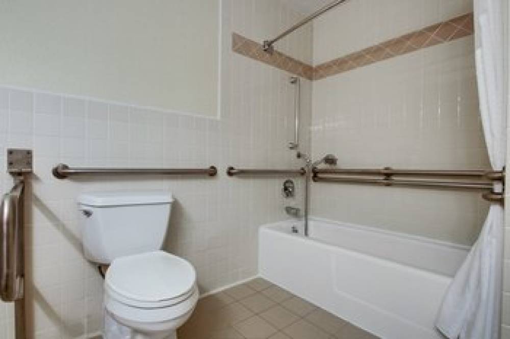 Holiday Inn WESTBURY-LONG ISLAND 2