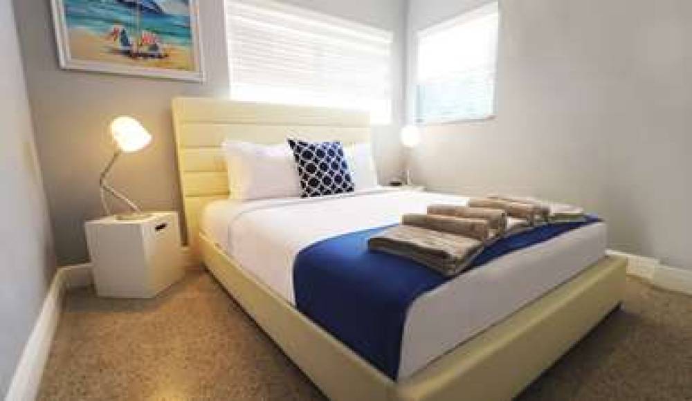 HOLLYWOOD BEACH SUITES AND HOTEL 3