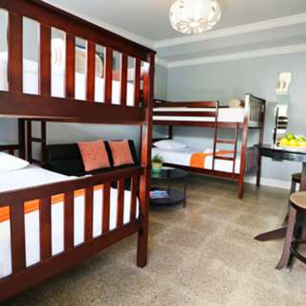 HOLLYWOOD BEACH SUITES AND HOTEL 10
