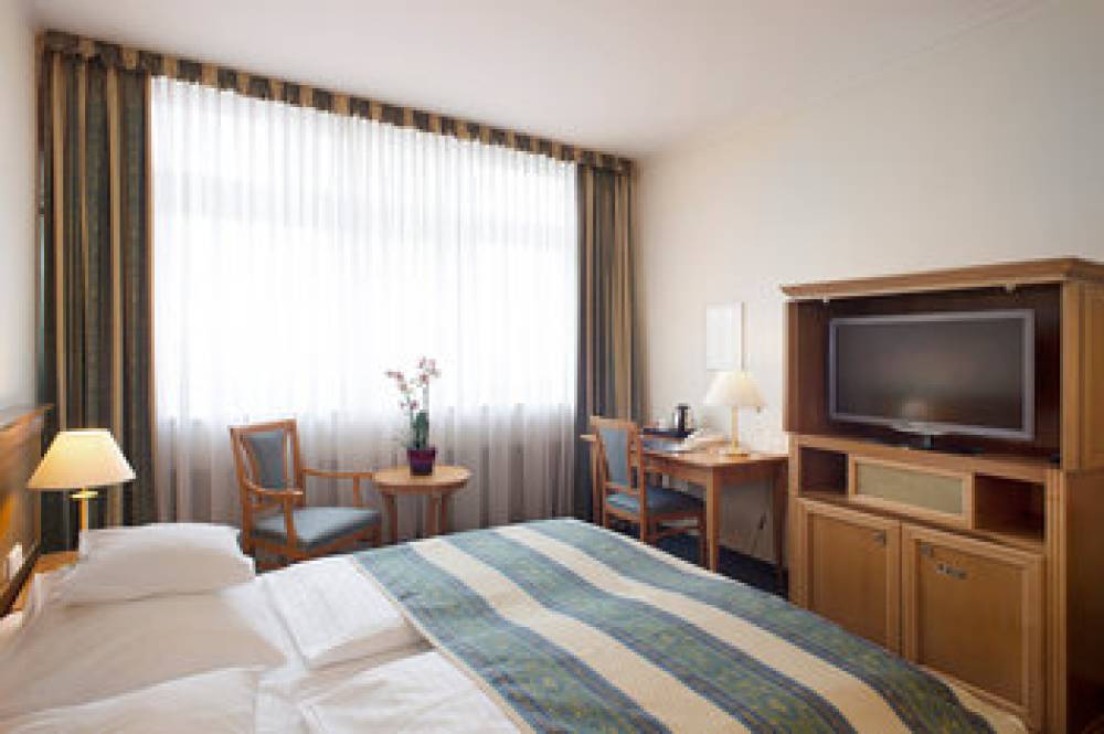 HOLLYWOOD MEDIA HOTEL 6