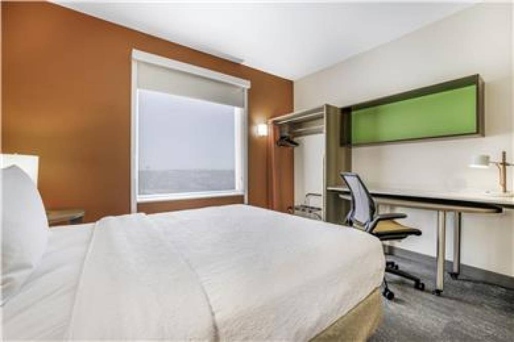 HOME2 SUITES AURORA MEDICAL CENTER 8