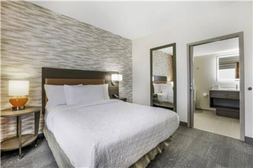 HOME2 SUITES AURORA MEDICAL CENTER 9