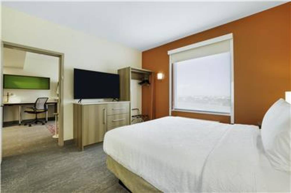 HOME2 SUITES AURORA MEDICAL CENTER 4