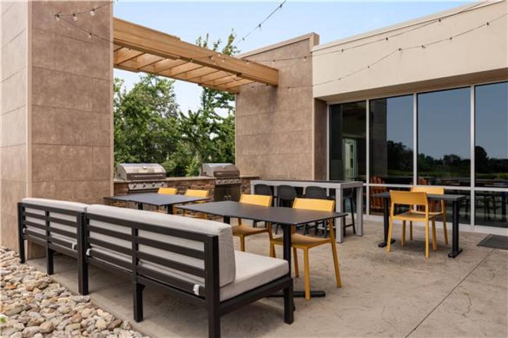 HOME2 SUITES BOWLING GREEN 4