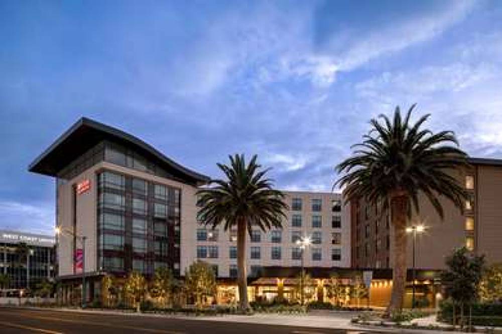 HOME2 SUITES BY HILTON ANAHEIM 1