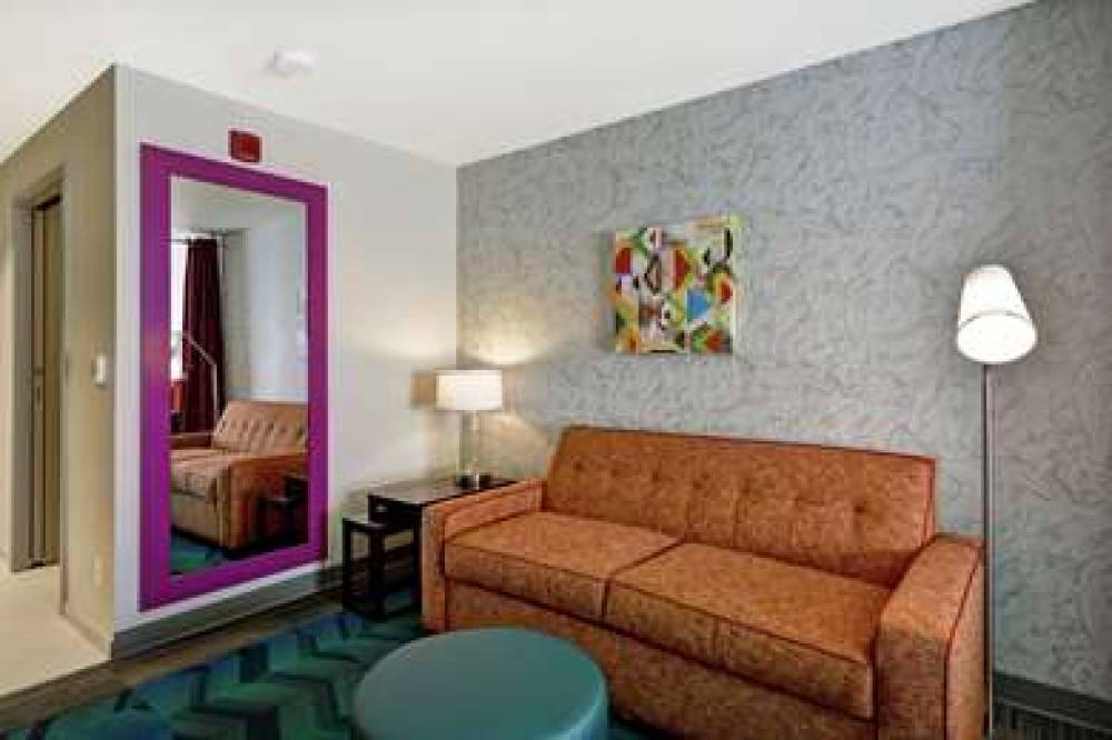 HOME2 SUITES BY HILTON CARBONDALE 9