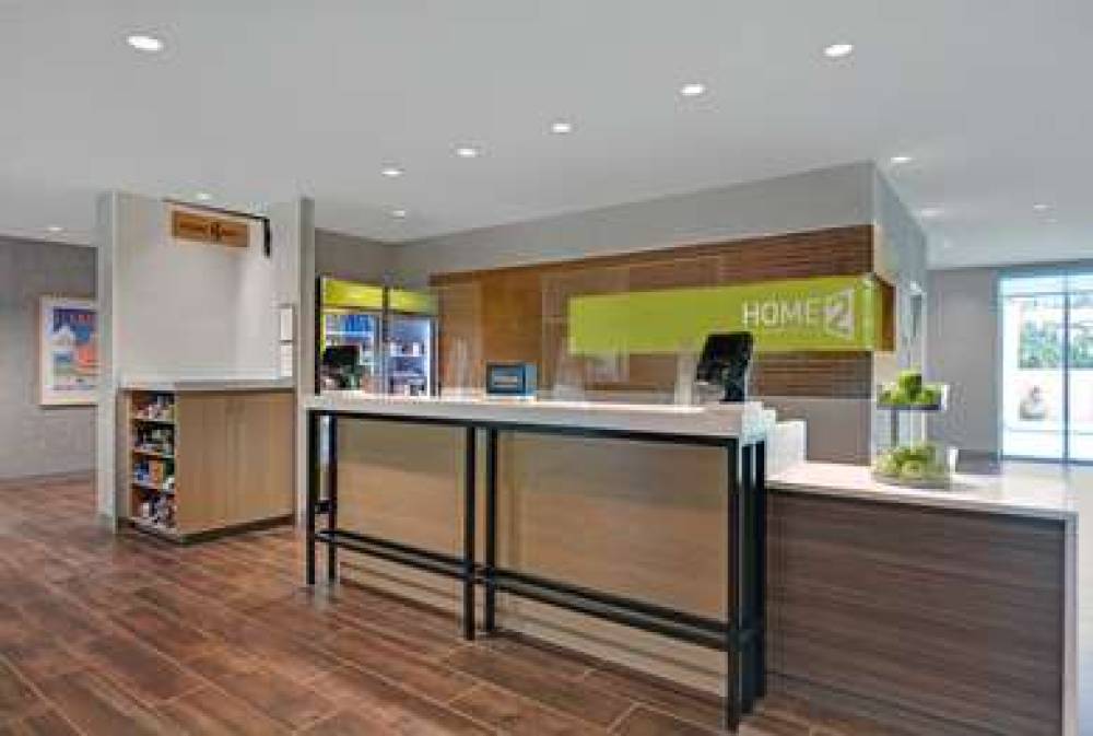 HOME2 SUITES BY HILTON LARGO 10