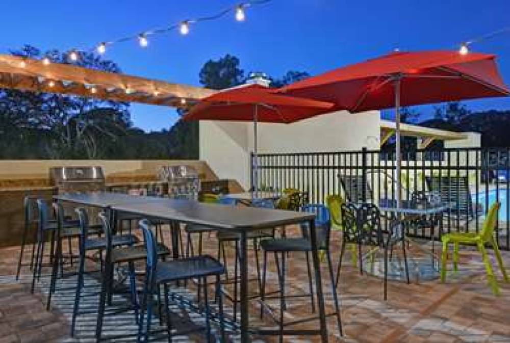 HOME2 SUITES BY HILTON LARGO 3