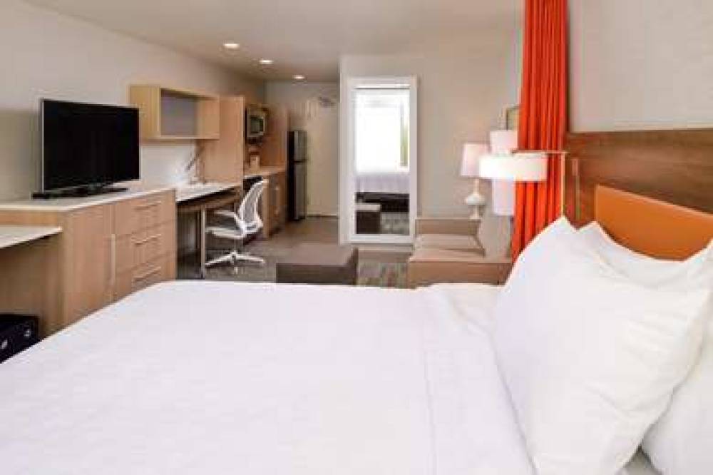 HOME2 SUITES BY HILTON MERRILLVILLE 9