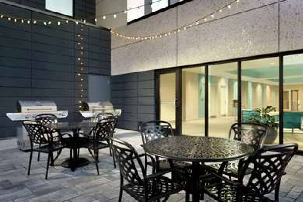 HOME2 SUITES BY HILTON MILTON ONTAR 4