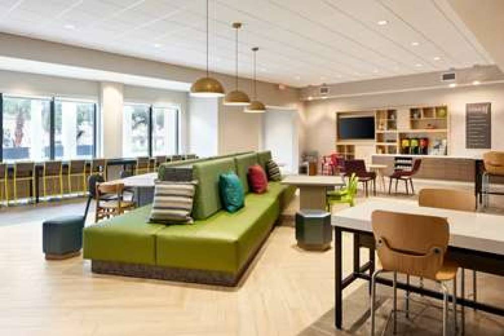 HOME2 SUITES BY HILTON STUART 5
