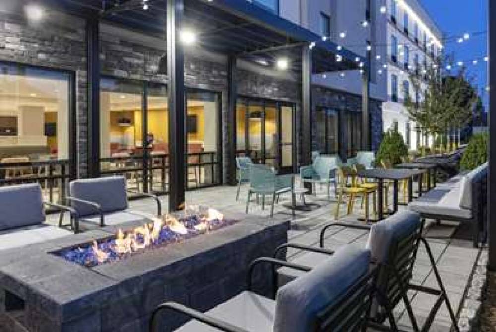HOME2 SUITES EAST HAVEN NEW HAVEN 8