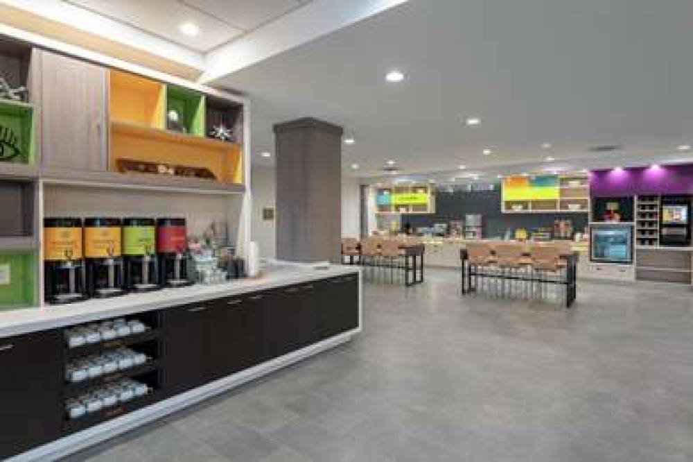 HOME2 SUITES INDIANAPOLIS AIRPORT 10